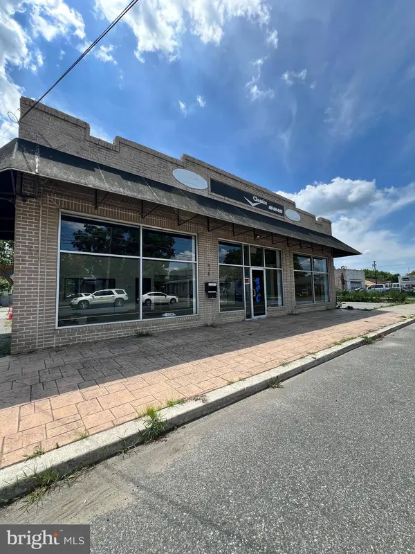 416 W BROAD ST, Paulsboro, NJ 08066