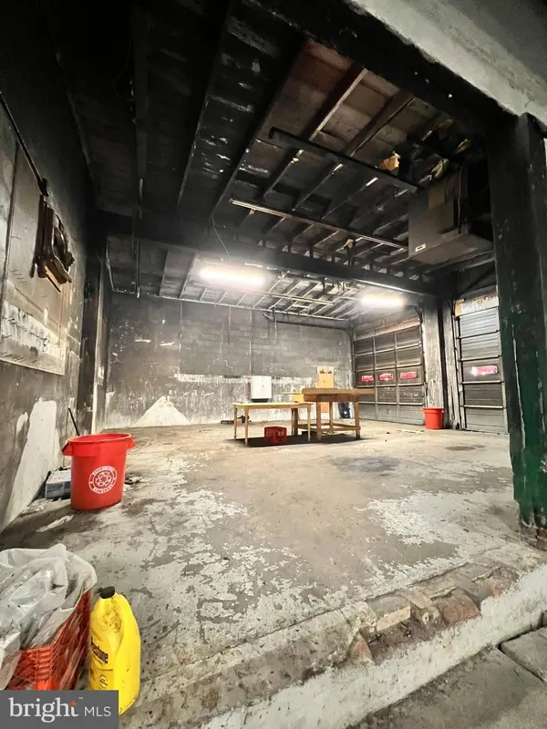 416 W BROAD ST, Paulsboro, NJ 08066