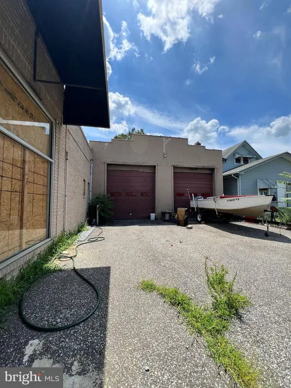 416 W BROAD ST, Paulsboro, NJ 08066