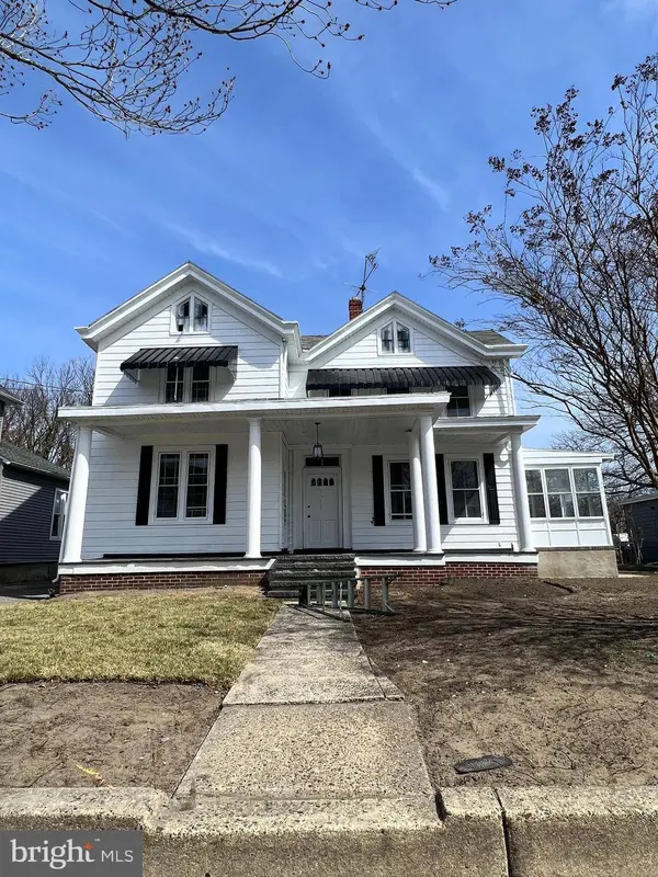 141 W MAIN ST