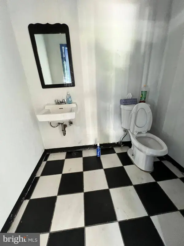 416 W BROAD ST, Paulsboro, NJ 08066