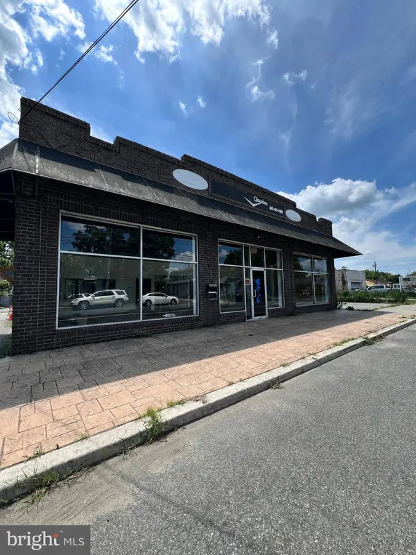 416 W BROAD ST