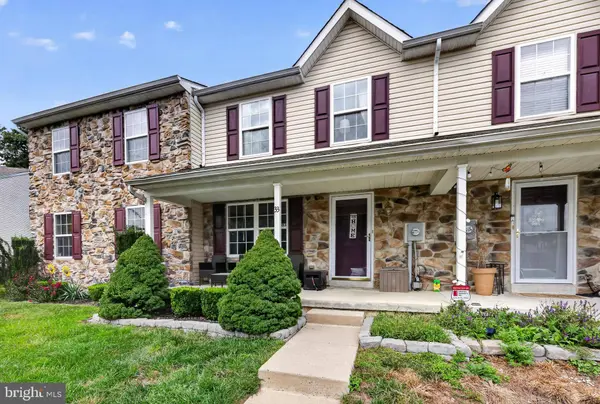 33 NORMANS FORD DR, Sicklerville, NJ 08081