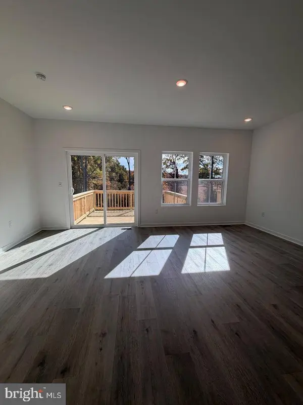 54 SILVERBELL AVE, Berlin, NJ 08009