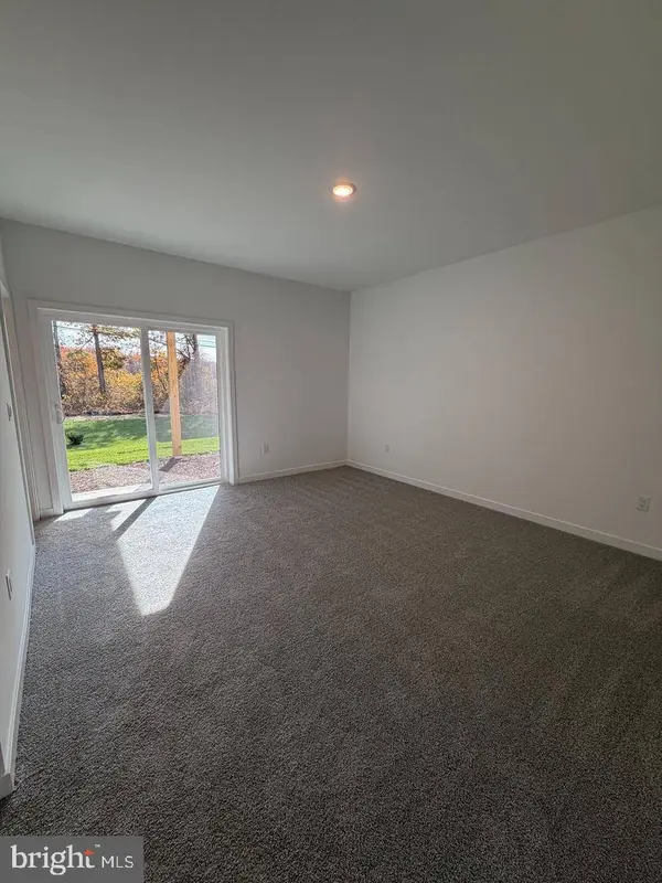54 SILVERBELL AVE, Berlin, NJ 08009