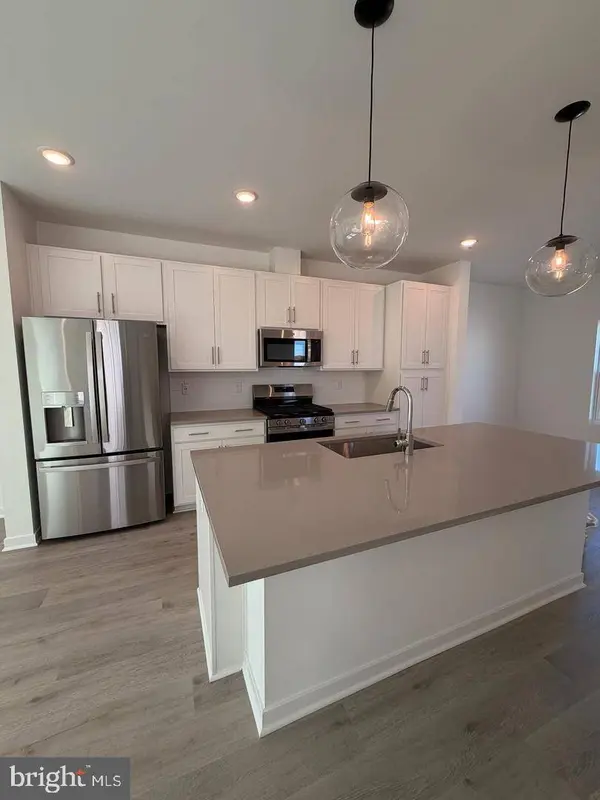 54 SILVERBELL AVE, Berlin, NJ 08009