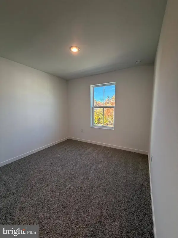 54 SILVERBELL AVE, Berlin, NJ 08009