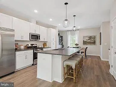 43 SILVERBELL AVE, Berlin, NJ 08009