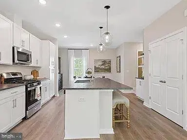 47 SILVERBELL AVE, Berlin, NJ 08009