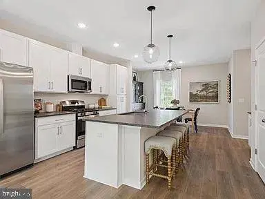 47 SILVERBELL AVE, Berlin, NJ 08009