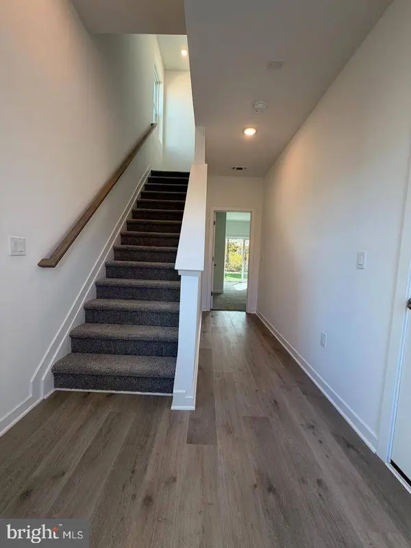 41 SILVERBELL AVE, Berlin, NJ 08009