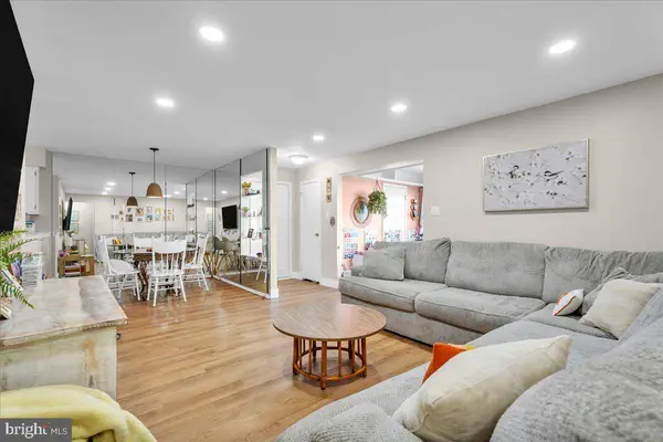 13 BRIGHTON PL, Sewell, NJ 08080