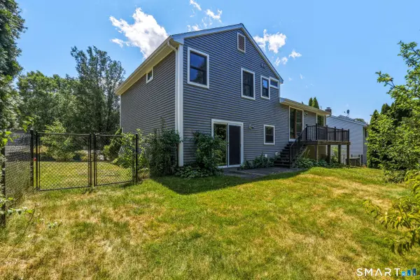 82 Lake Garda Drive, Farmington, CT 06085