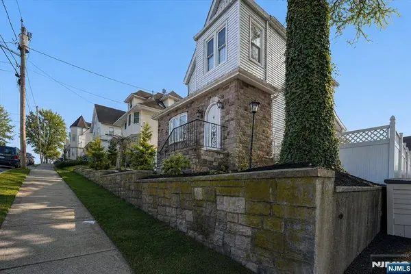 60 Stewart AVE, Kearny, NJ 07032