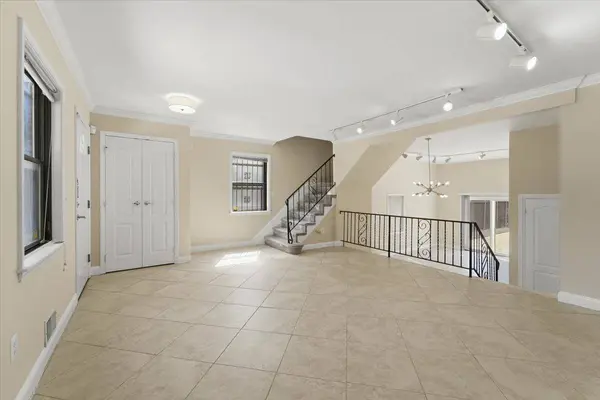 295 9TH ST  #whole House, Jc Downtown, NJ 07302