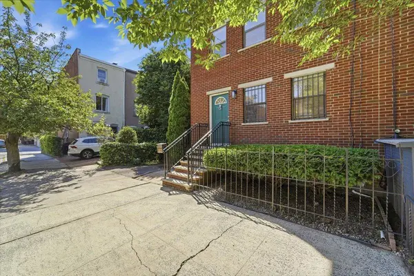 295 9TH ST  #whole House, Jc Downtown, NJ 07302