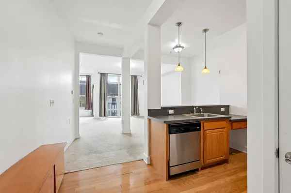 3 GREENWICH DR  #97, Jc West Bergen, NJ 07305