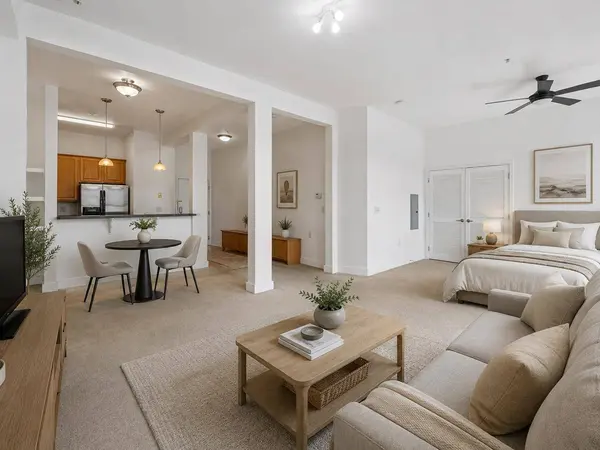 3 GREENWICH DR  #97, Jc West Bergen, NJ 07305