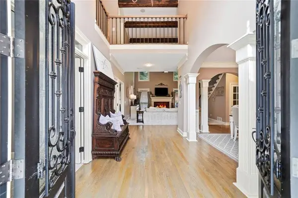 5025 Towne Lake HL N, Woodstock, GA 30189