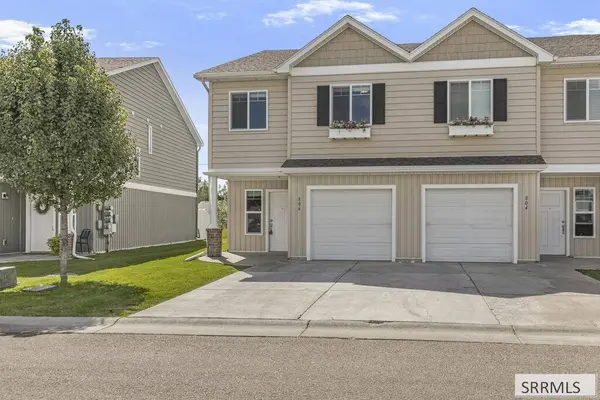 806 Trails End