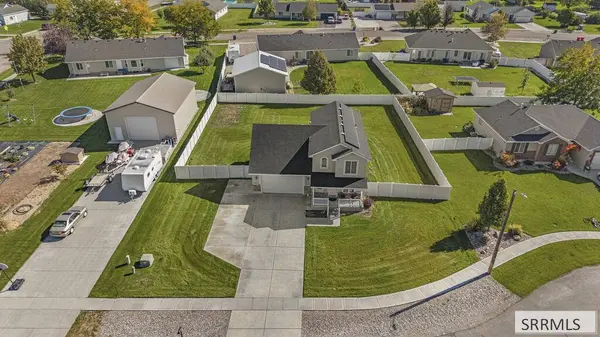 3000 Lilac Circle, Iona, ID 83427