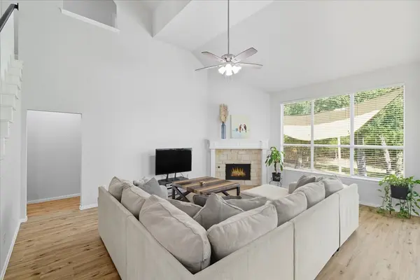 409 Springtree Rd, Lake Dallas, TX 75065