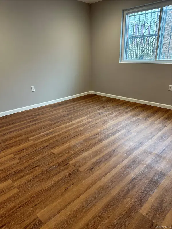 4057 Barnes AVE, Bronx, NY 10466