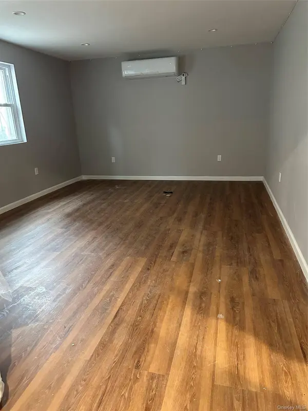 4057 Barnes AVE, Bronx, NY 10466