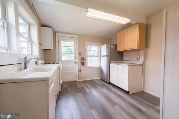 23 Pine St, Mt Holly, NJ 08060-2105