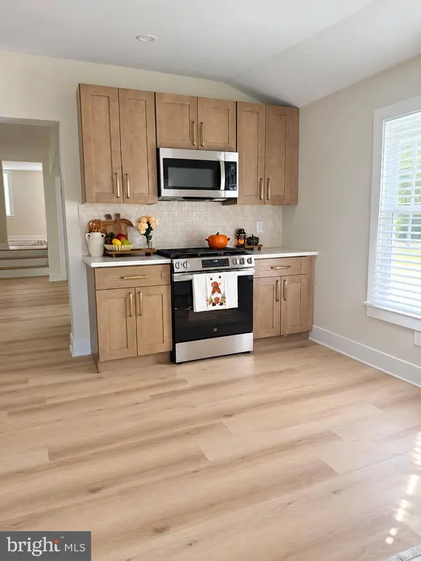 120 S MAIN ST, Pennington, NJ 08534