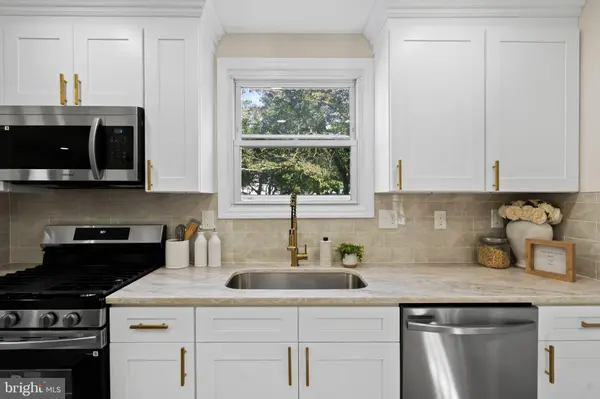 718 ROBERTS AVE, Lindenwold, NJ 08021
