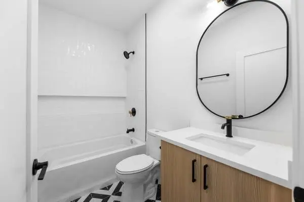 437 E 42nd PL, Chicago, IL 60653