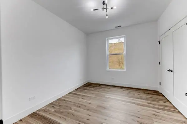 437 E 42nd PL, Chicago, IL 60653