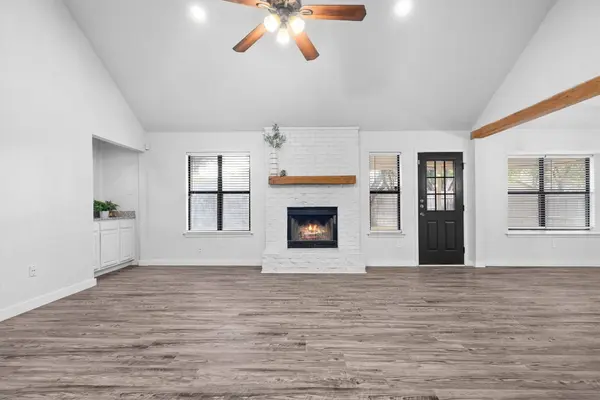 6836 Megan LN, North Richland Hills, TX 76182