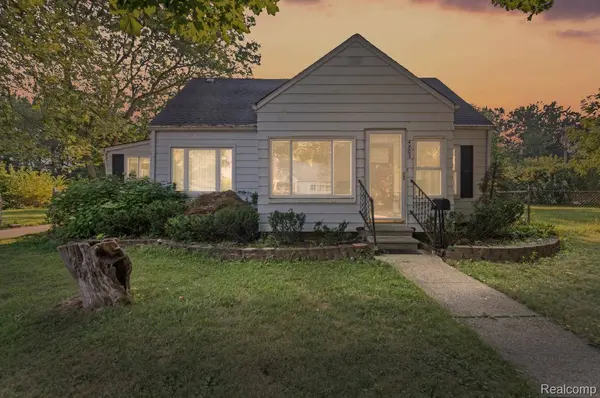 4802 Hazel ST, Dearborn Heights, MI 48125