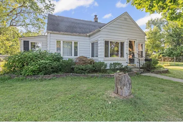 4802 Hazel ST, Dearborn Heights, MI 48125