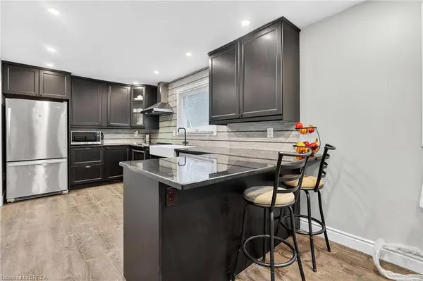 312 Old Guelph RD, Dundas, ON L9H 5W4