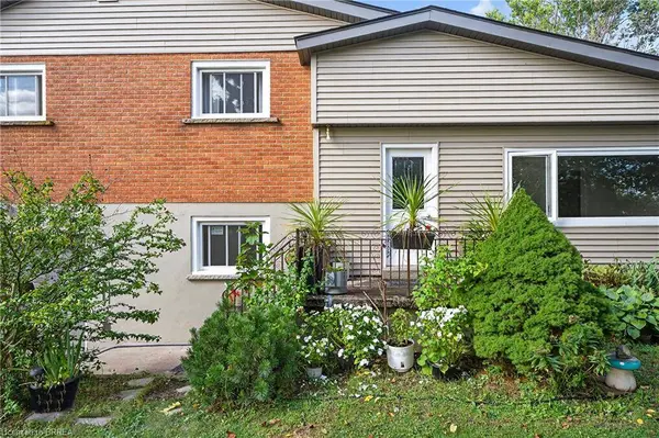 312 Old Guelph RD, Dundas, ON L9H 5W4