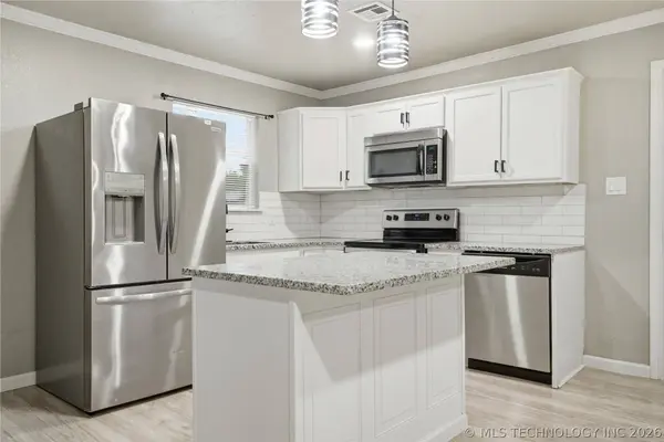 514 W 148th ST S, Glenpool, OK 74033