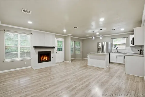 514 W 148th ST S, Glenpool, OK 74033