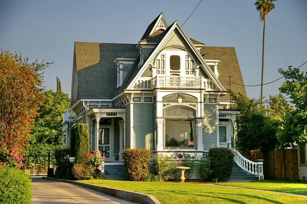 Top Real Estate Questions People Ask — Answers for Local Buyers,Lauren Roman