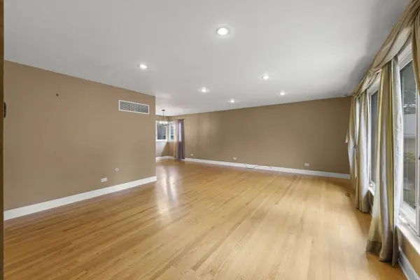 1500 Carson DR, Homewood, IL 60430