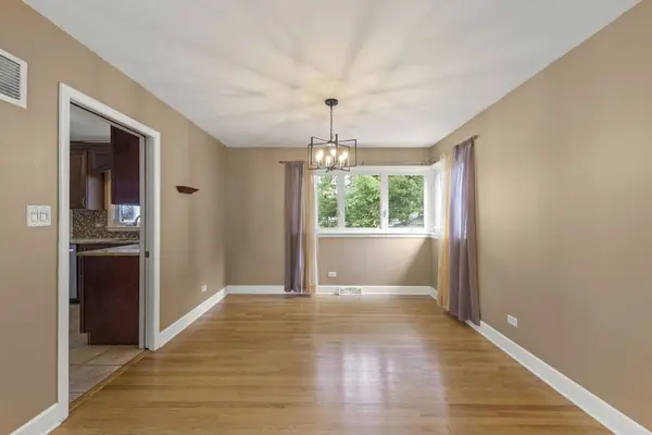 1500 Carson DR, Homewood, IL 60430