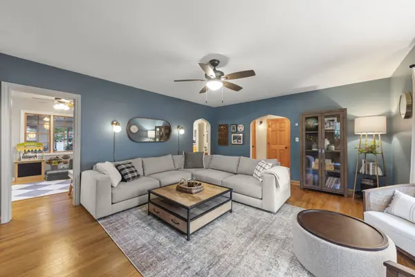 2058 Maple RD, Homewood, IL 60430