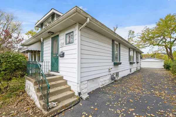 1642 Pine RD, Homewood, IL 60430