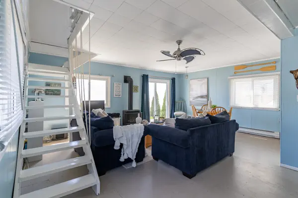 38 Lake Rd, Haldimand, ON N0A 1P0