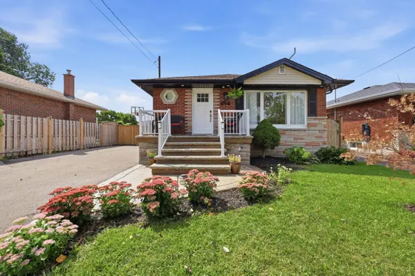 894 Brucedale AVE E, Hamilton, ON L8B 1S9