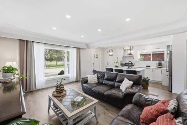 894 Brucedale AVE E, Hamilton, ON L8B 1S9