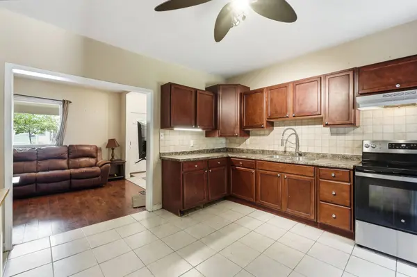 26 Niagara ST, Hamilton, ON L8L 6A2