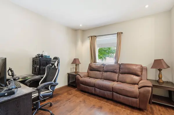 26 Niagara ST, Hamilton, ON L8L 6A2